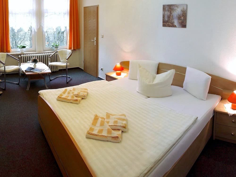 res standard double room private bathroom 1 g.jpg